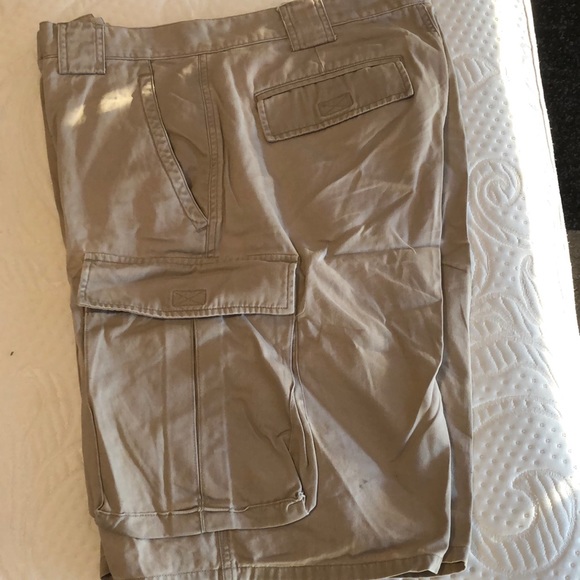 Structure cargo shorts. - Picture 1 of 3